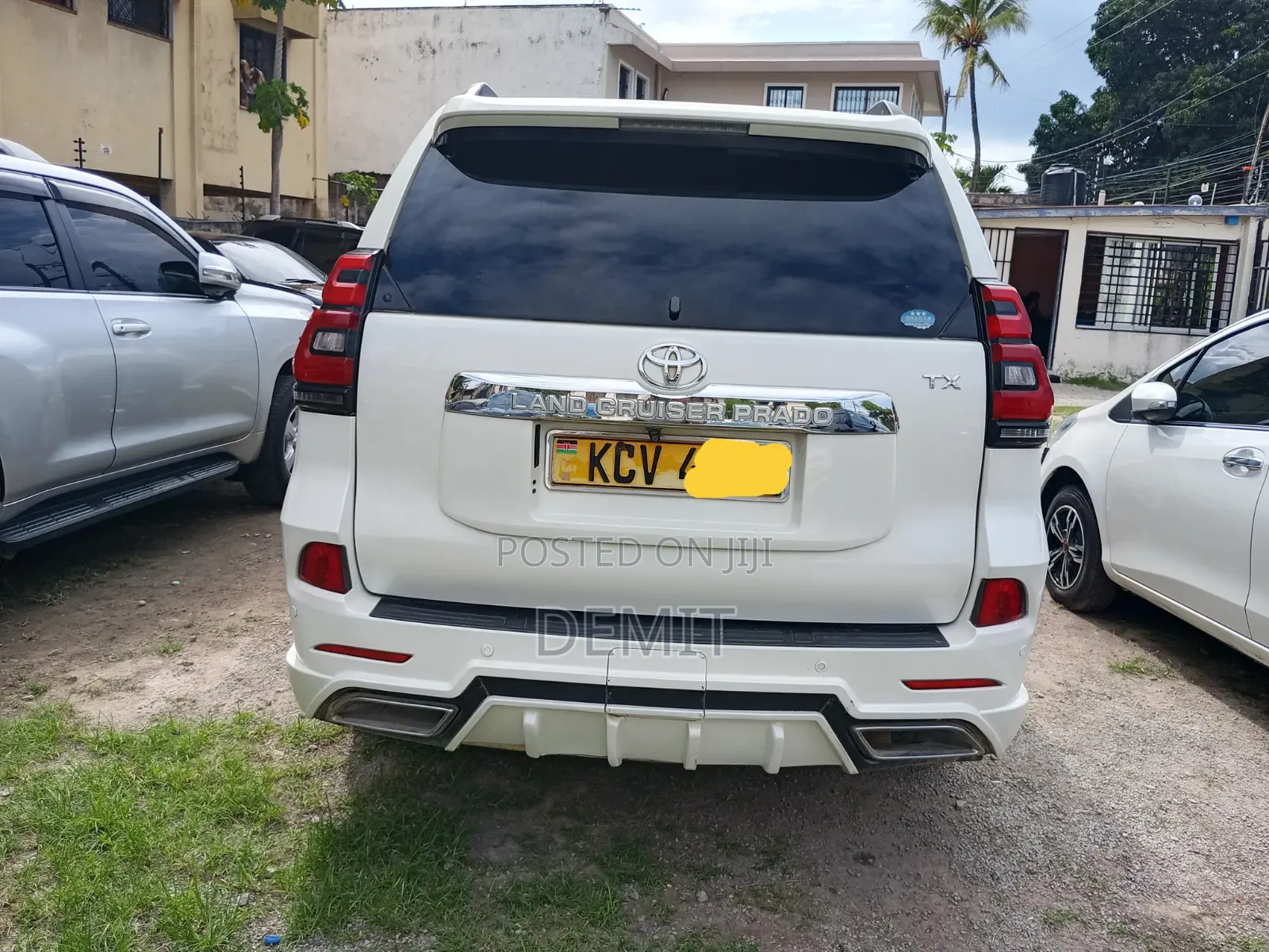 Toyota Land Cruiser 2012 White