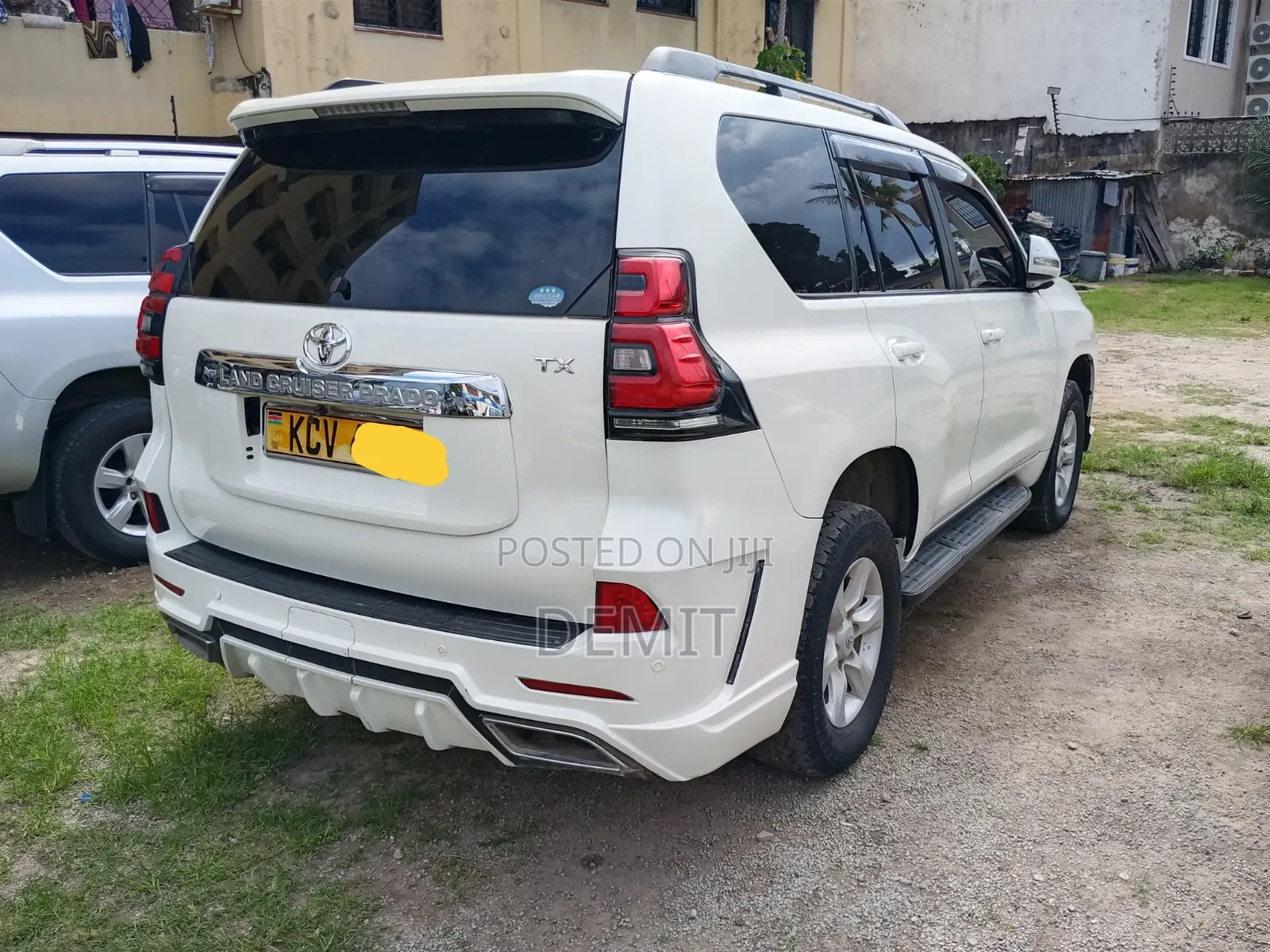 Toyota Land Cruiser 2012 White