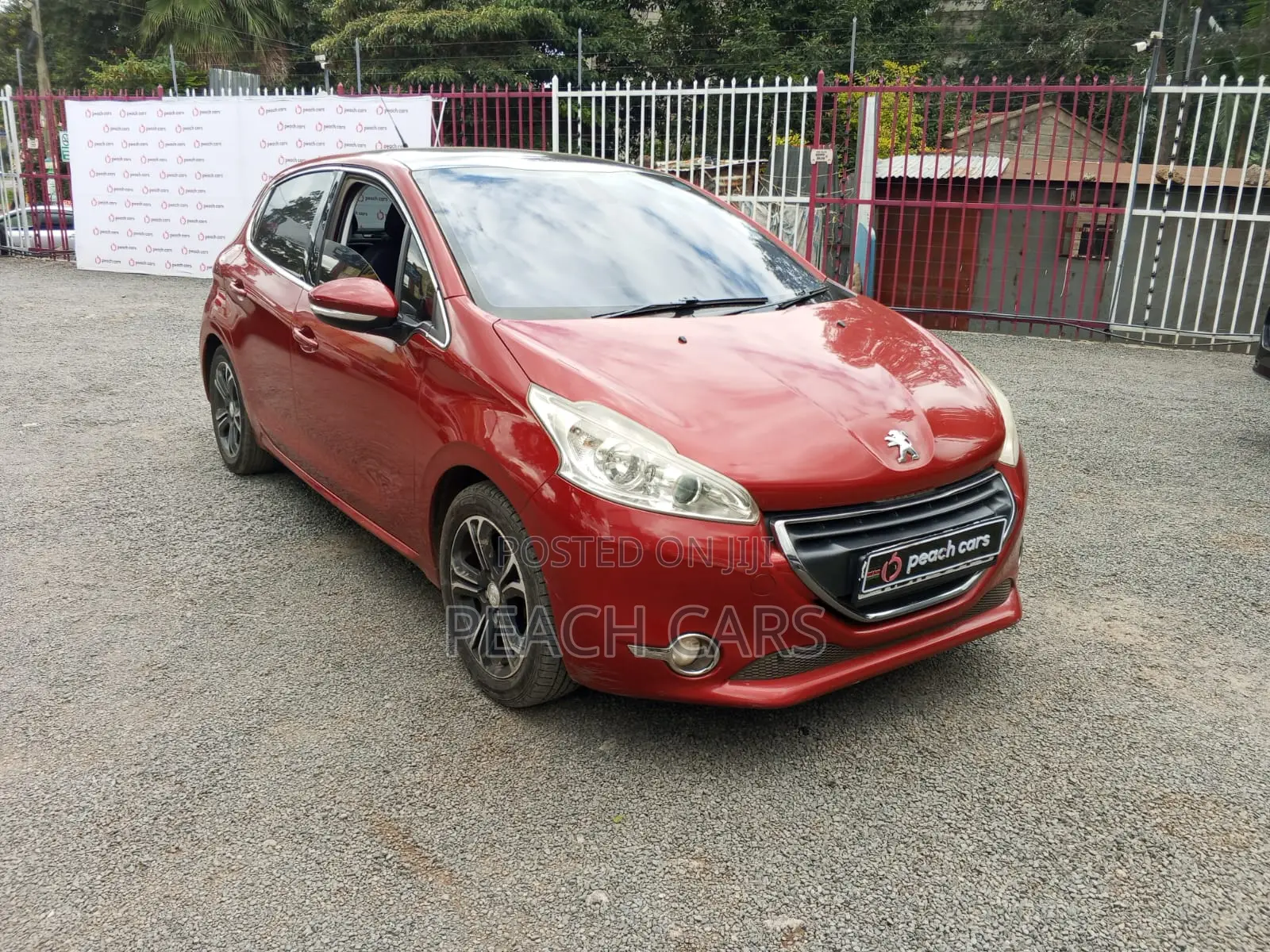 Peugeot 208 2015 Red