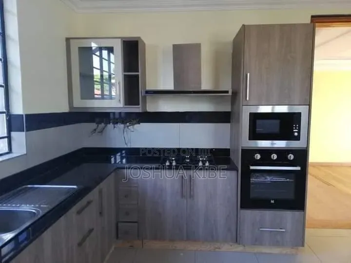 4bdrm House in Membley Estate for rent