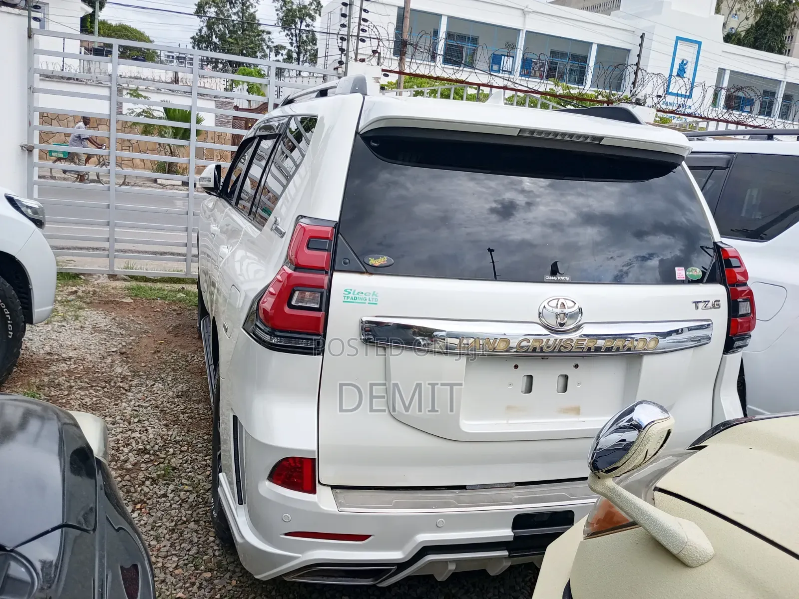 Toyota Land Cruiser Prado 2016 White