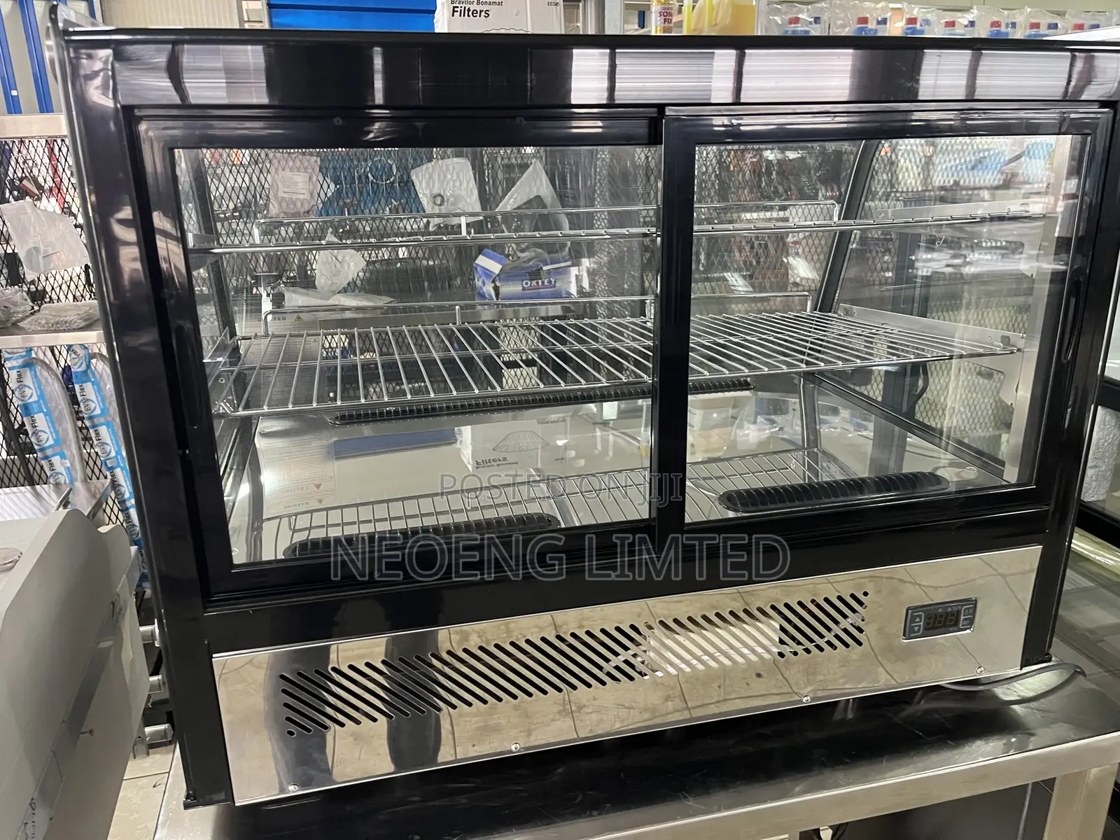 Pastry Display Showcase – Elegant Bakery Café Display Cabinet