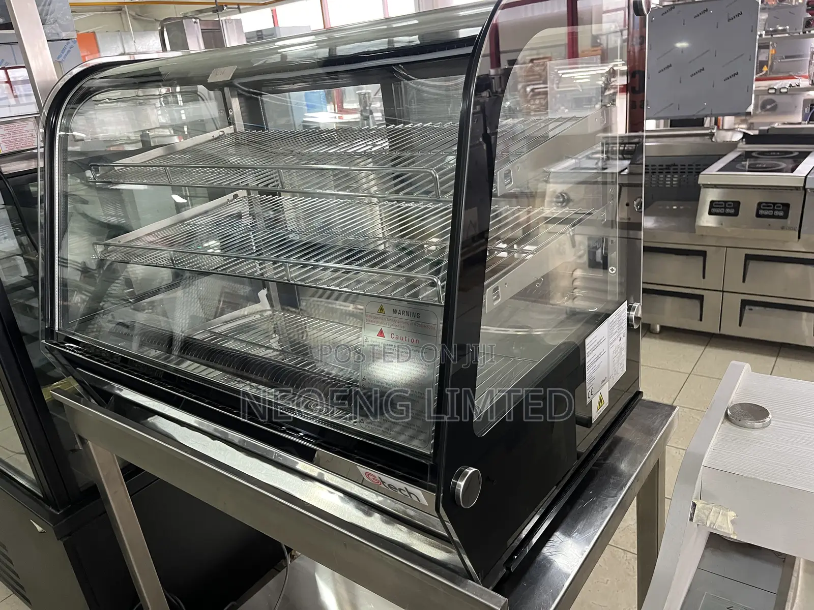 Pastry Display Showcase – Elegant Bakery Café Display Cabinet