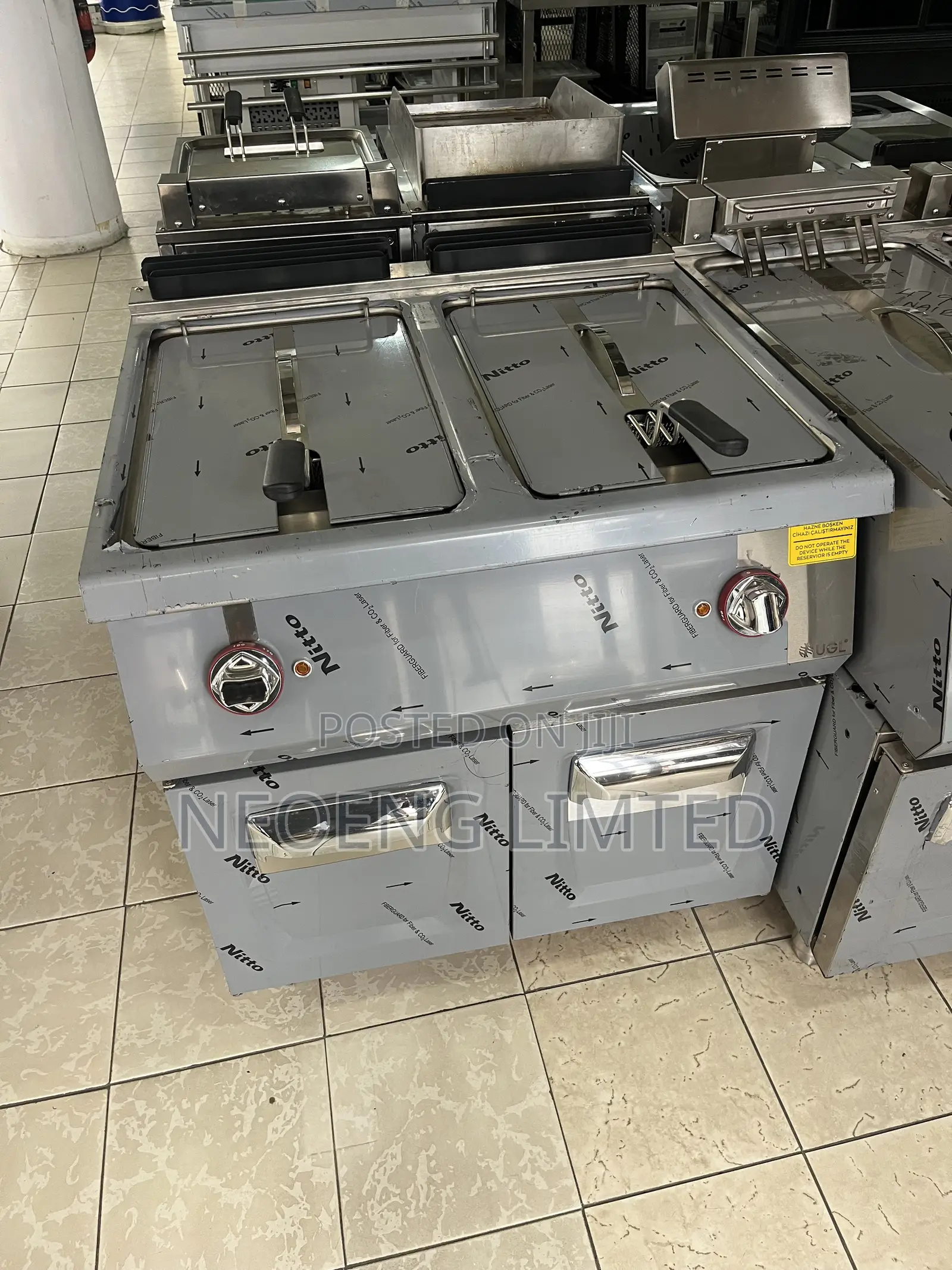 Commercial Deep Fryer – Heavy Duty Electric/Gas Frying Machine