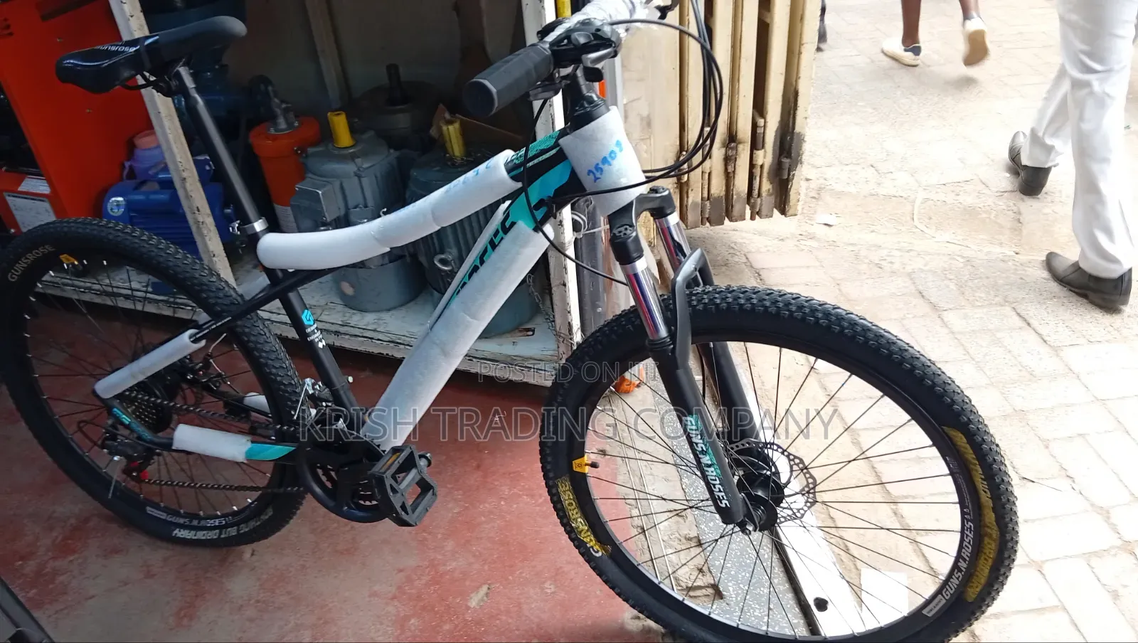 Gunrose 26" Spoke Rims Carbon Fibre Body Mountain Bike