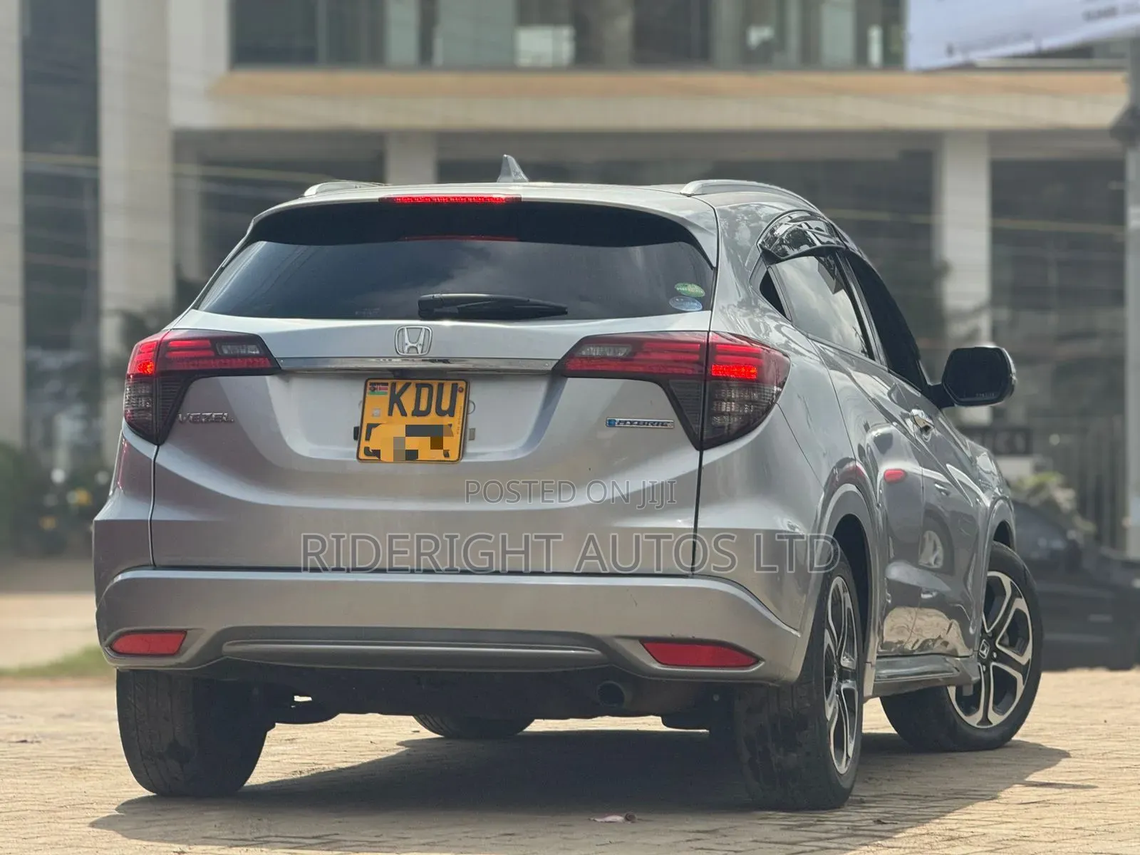 Honda Vezel 2018 Silver