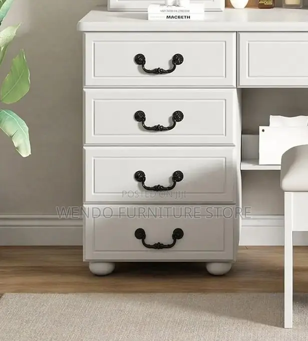 Dressers; White Bedroom Bergeene Vanity Table Set