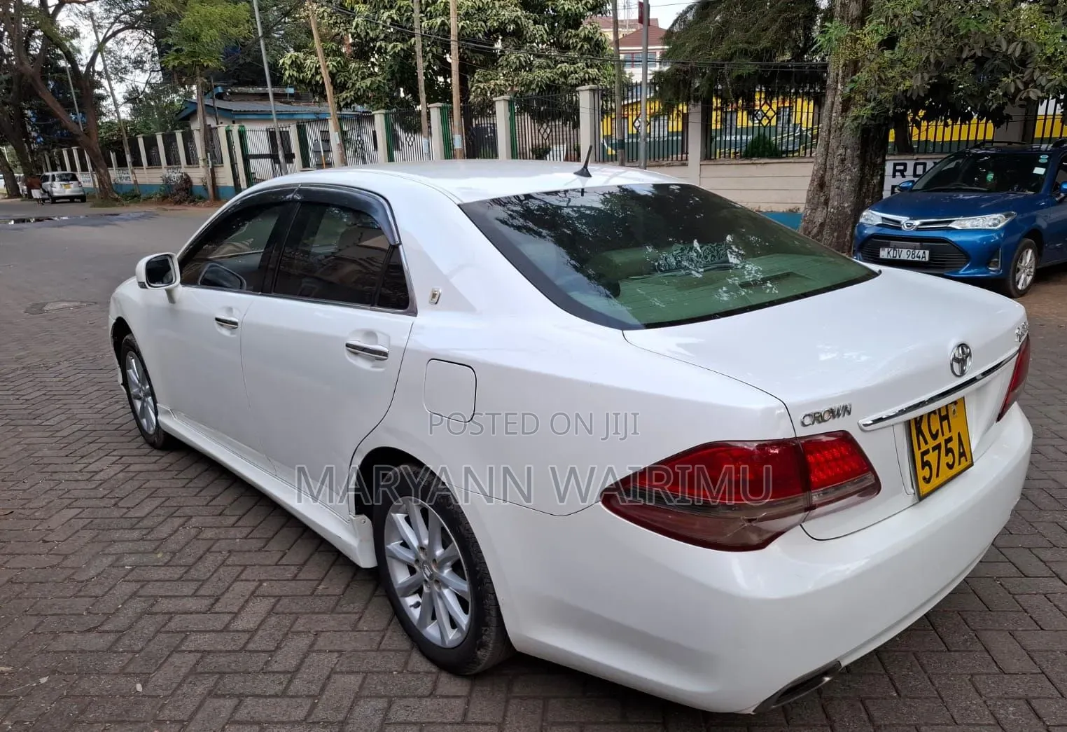 Toyota Crown 2009 White