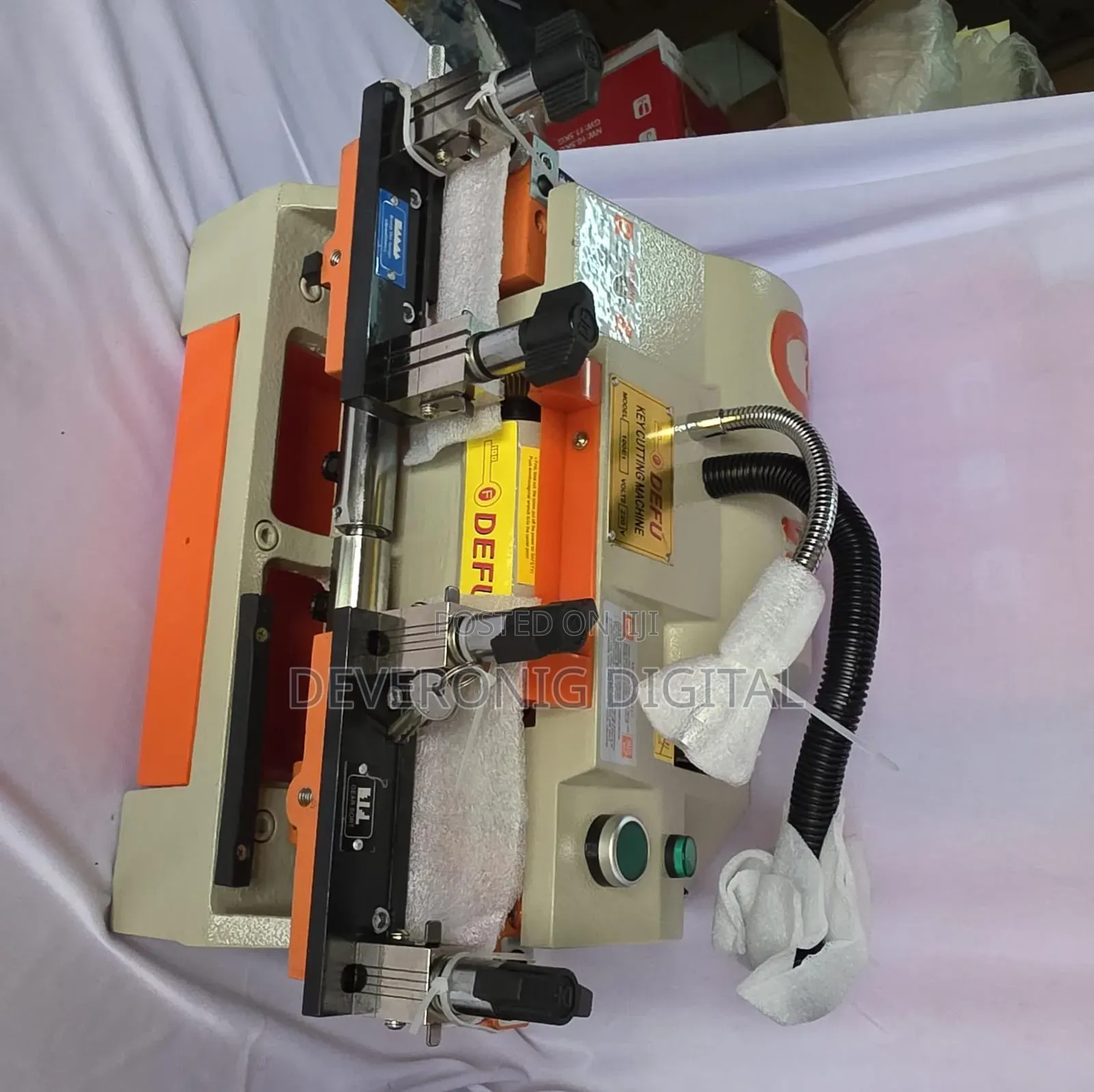 Defu Key Cutting Machine 
100e1