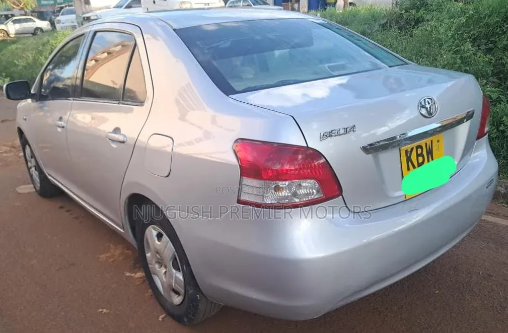 Toyota Belta 2006 Silver