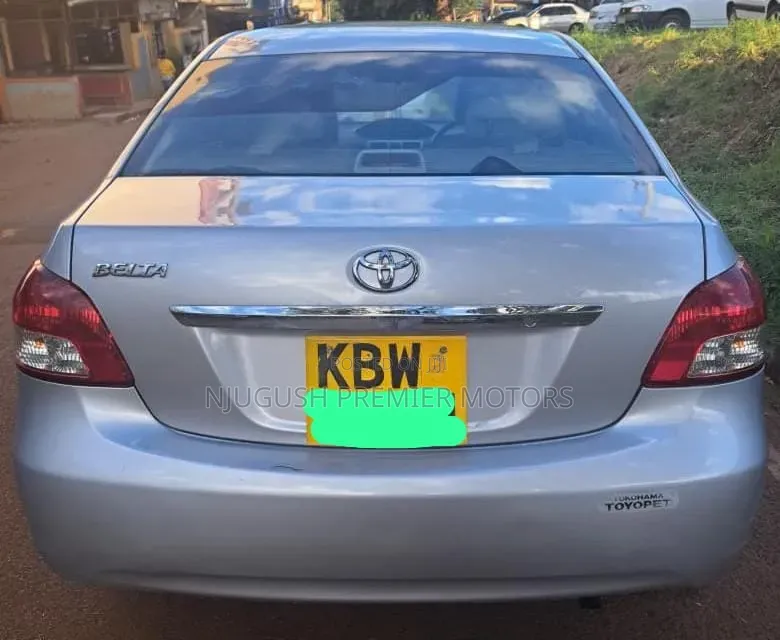 Toyota Belta 2006 Silver