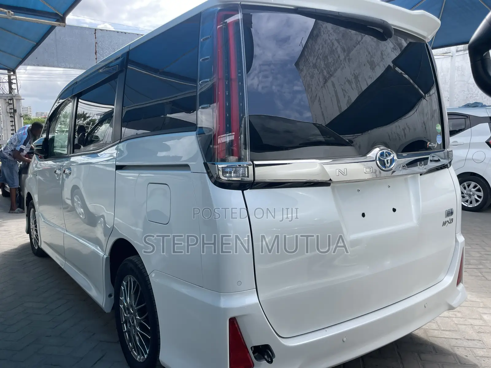 Toyota Noah 1.8 FWD Hybrid (7 seater) 2020 White
