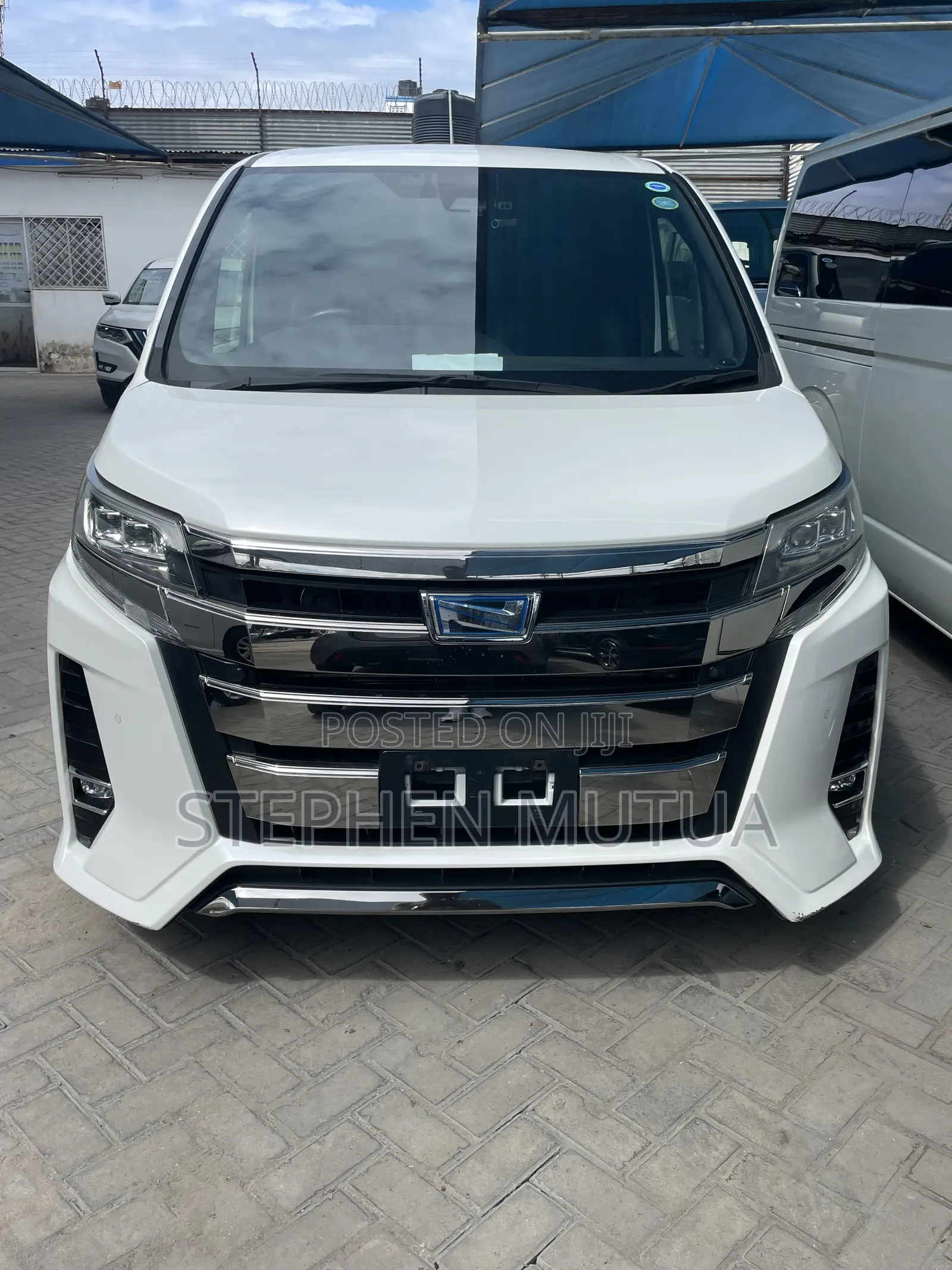Toyota Noah 1.8 FWD Hybrid (7 seater) 2020 White