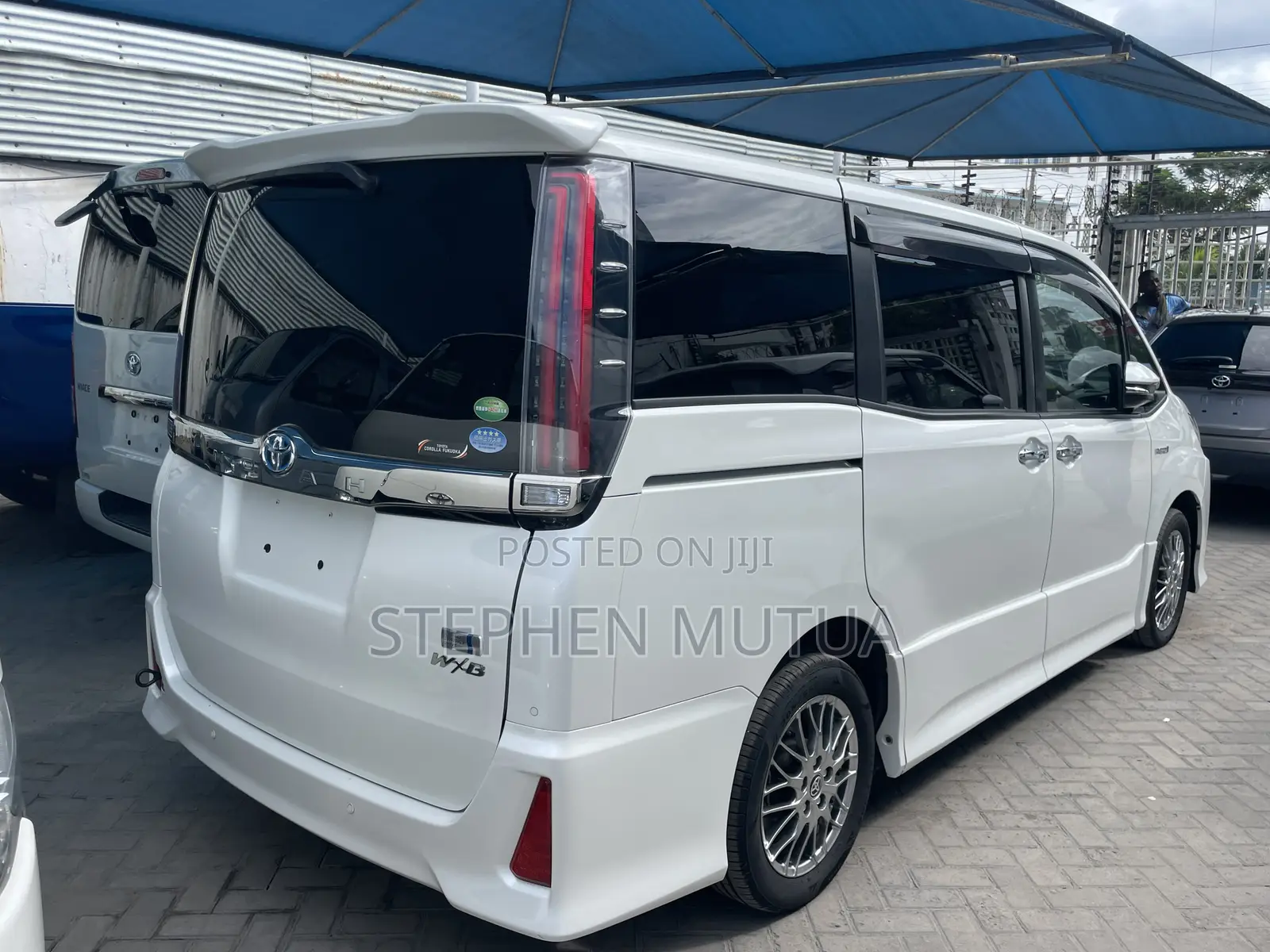 Toyota Noah 1.8 FWD Hybrid (7 seater) 2020 White