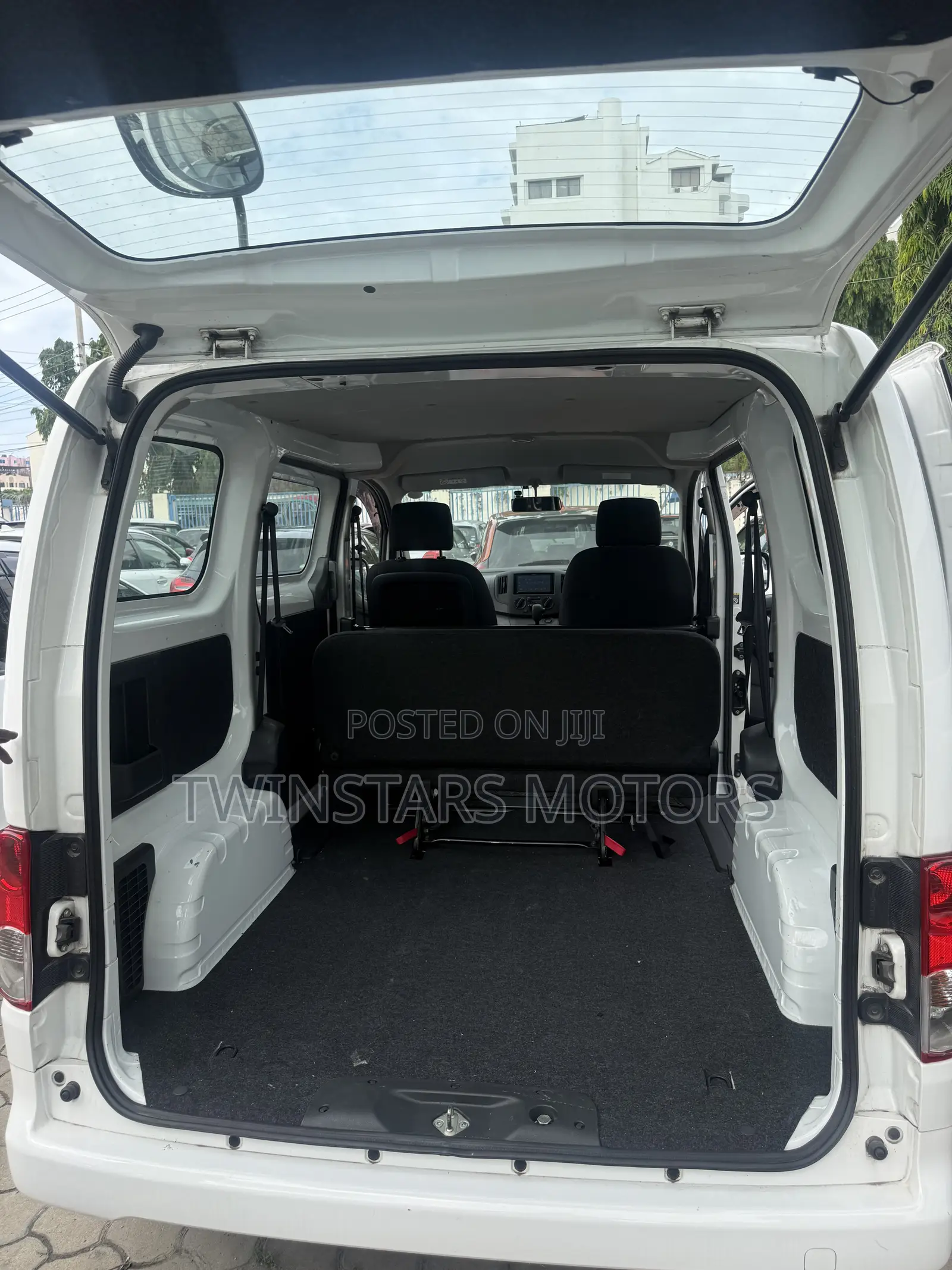 Nissan NV200 SV 2019 White