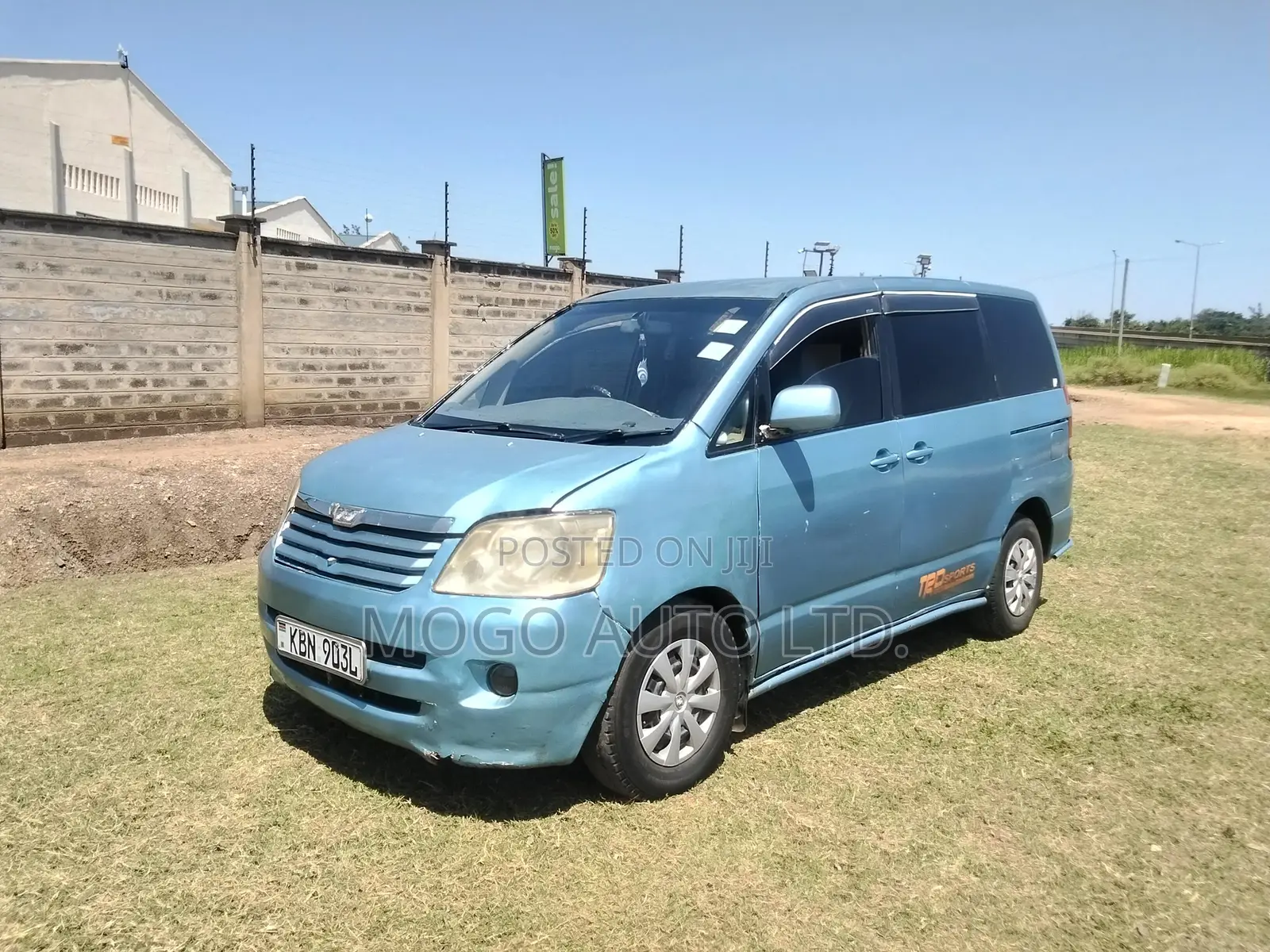 Toyota Noah 2003 Blue