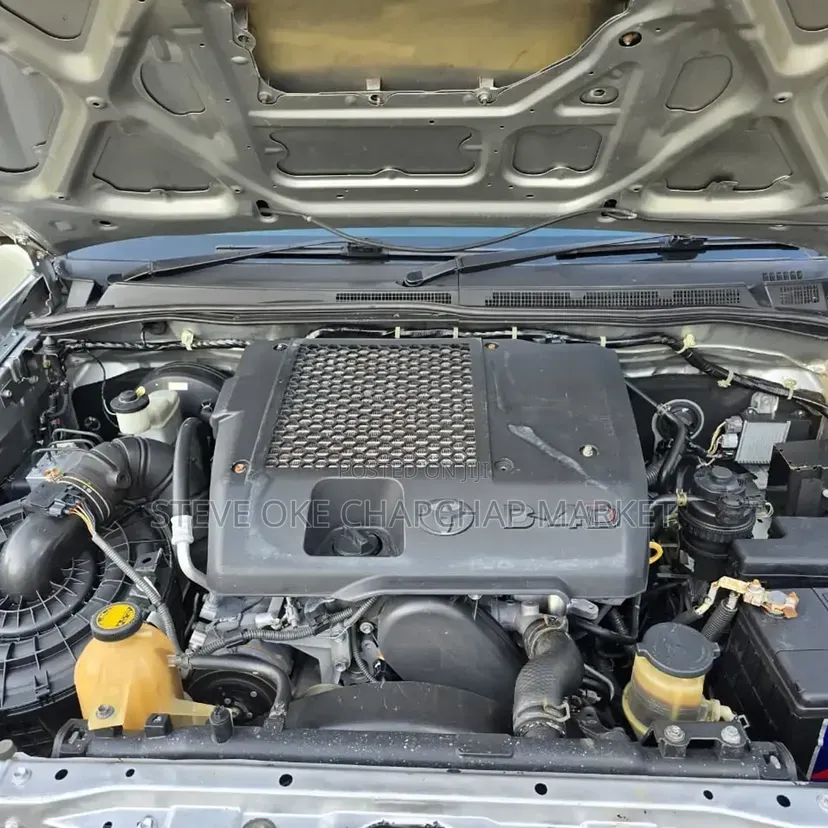 Toyota Hilux 2012 Silver