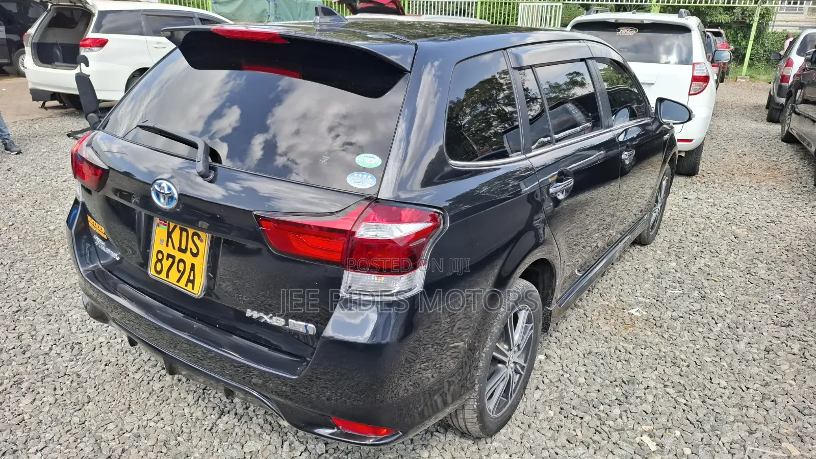 Toyota Corolla Fielder 1.5 Hybrid FWD 2017 Black