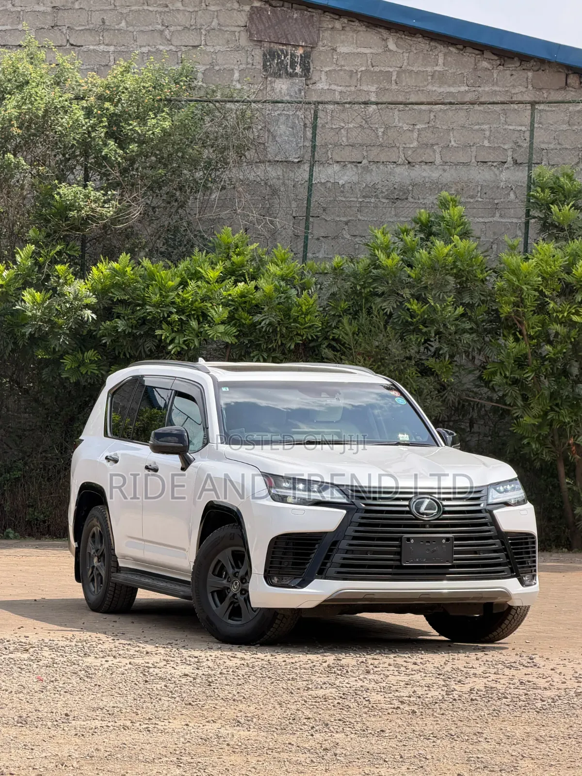 Lexus LX 2022 White