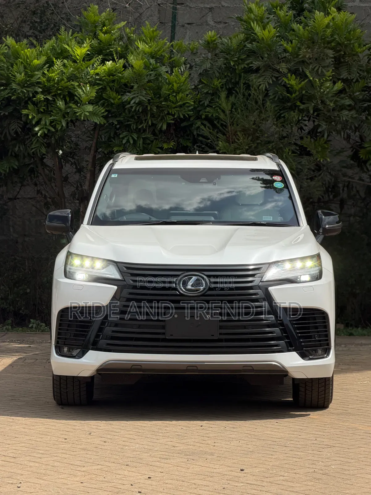 Lexus LX 2022 White