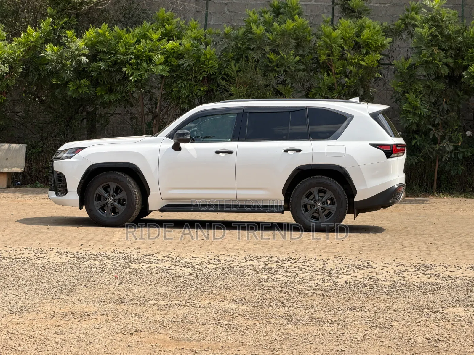 Lexus LX 2022 White