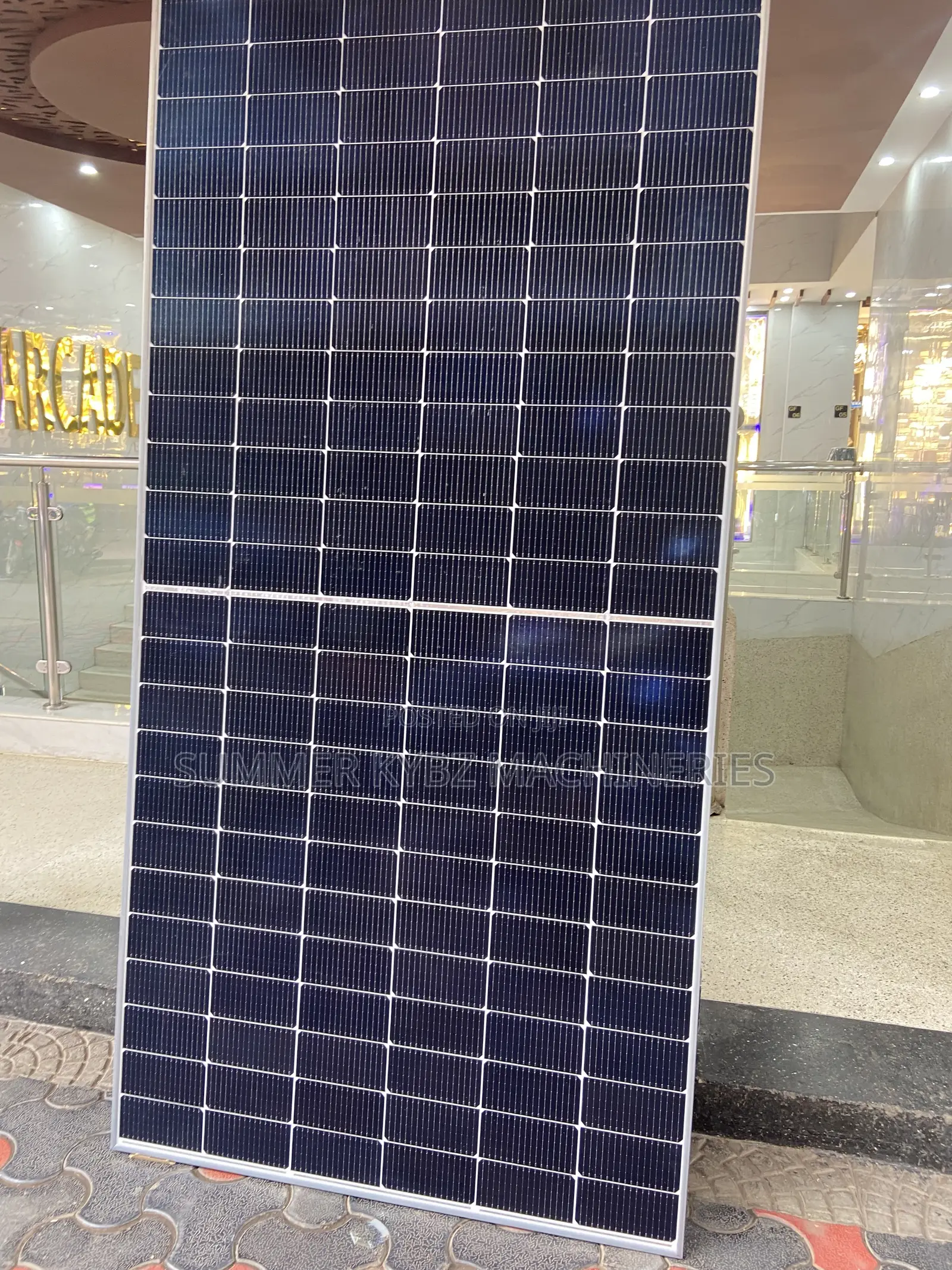 585 Monocrystalline Solar Panel