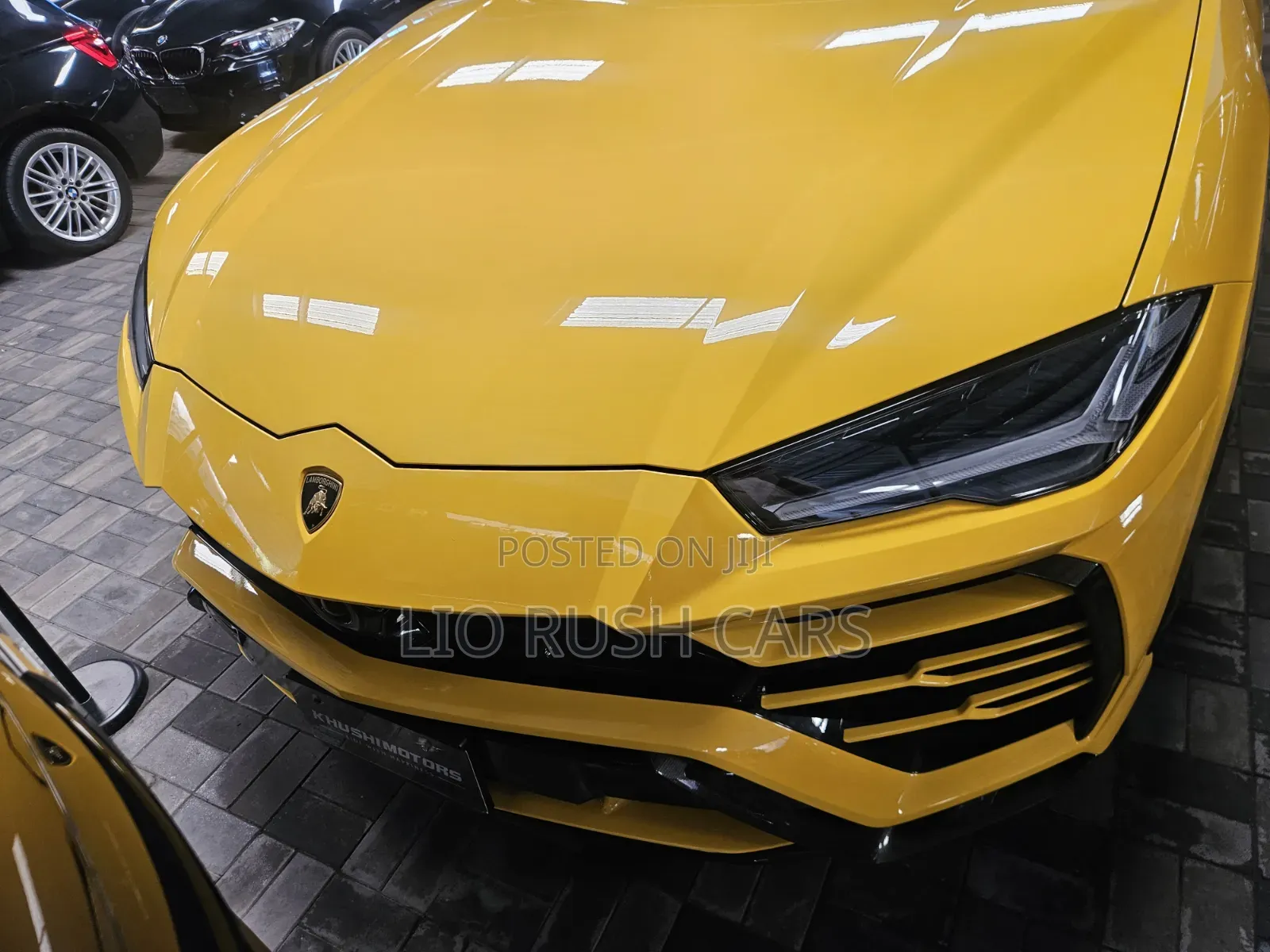 Lamborghini Aventador 2023 Yellow