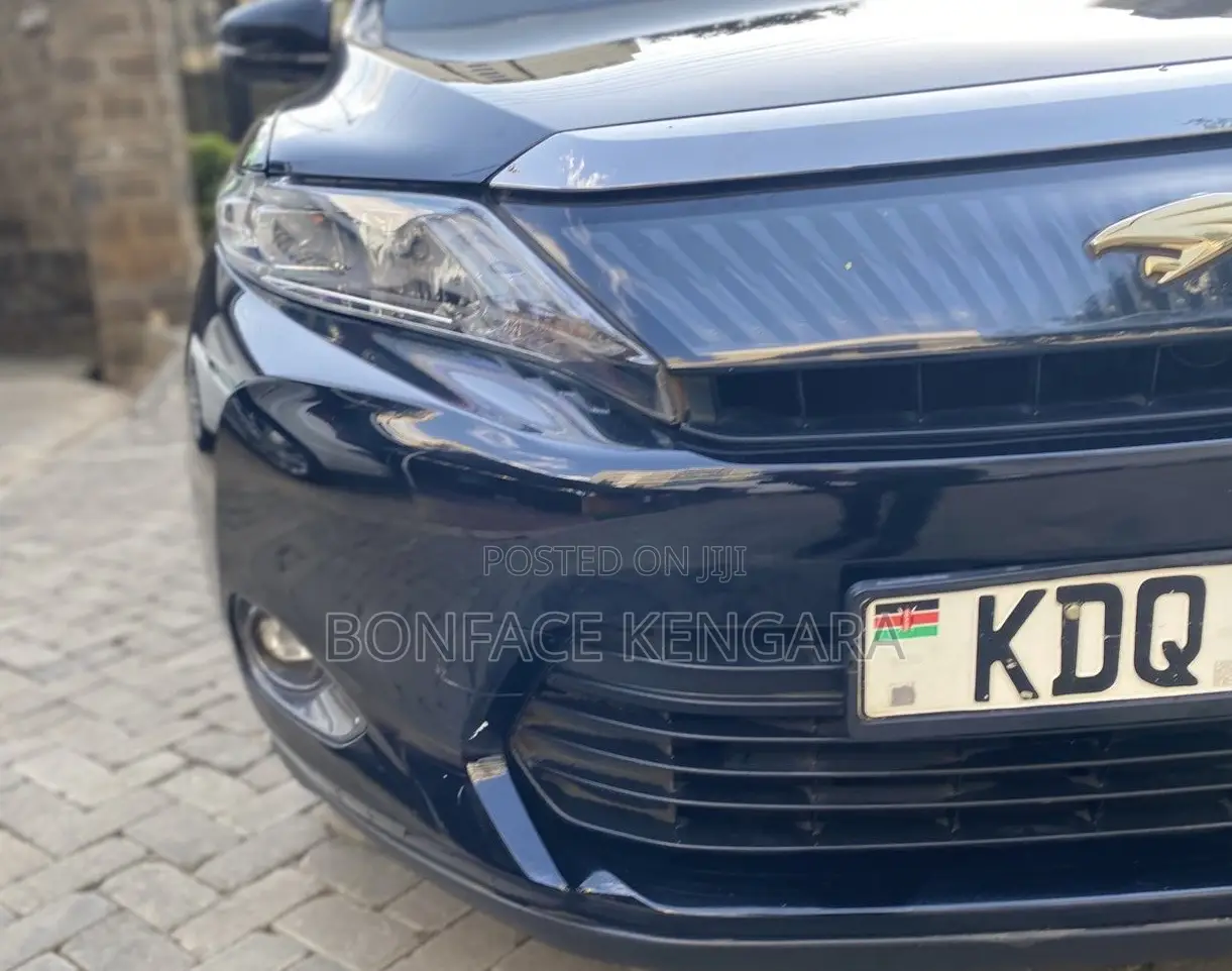 Toyota Harrier 2.0 2017 Black