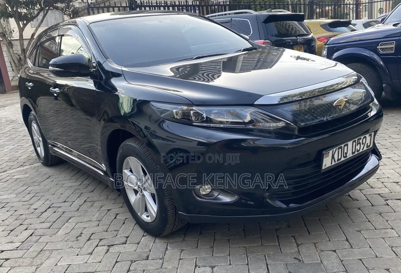 Toyota Harrier 2.0 2017 Black