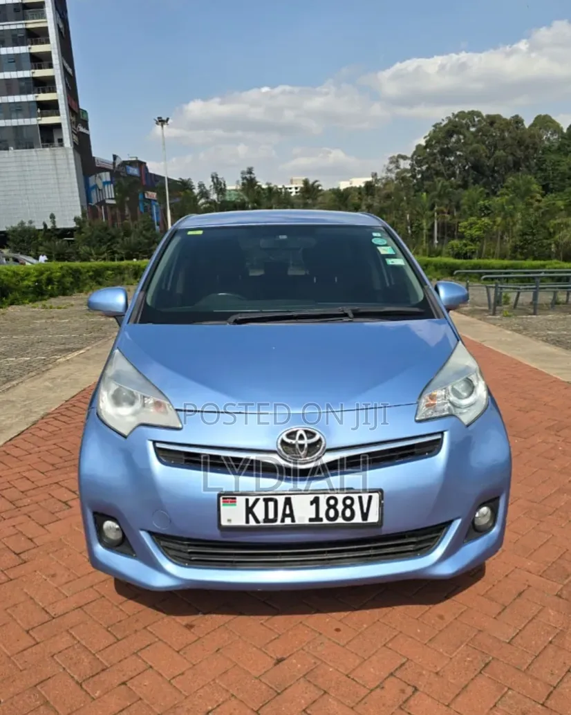 Toyota Ractis 2013 Blue