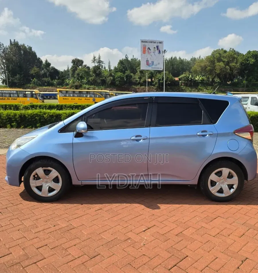 Toyota Ractis 2013 Blue
