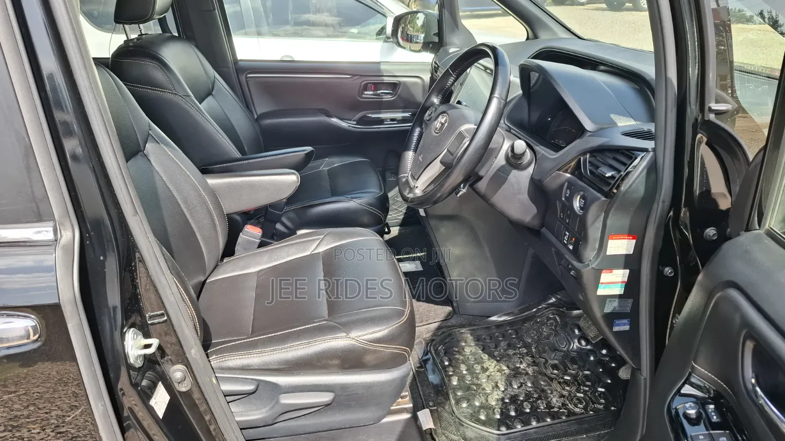 Toyota Esquire 2018 Black