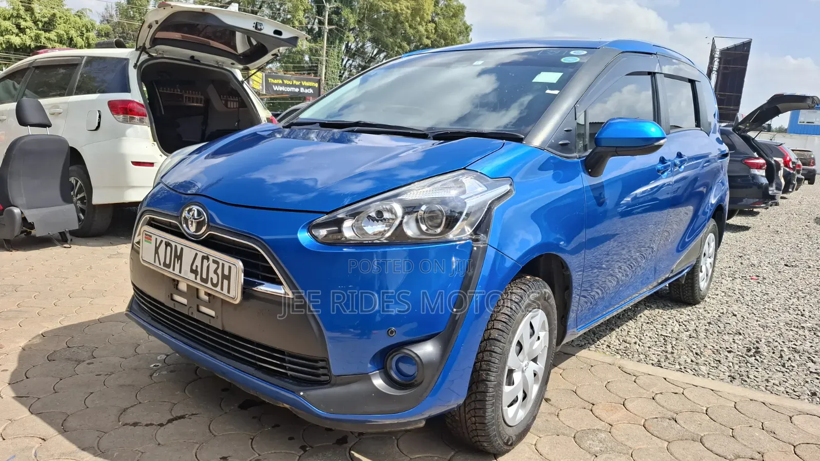 Toyota Sienta 2017 Blue