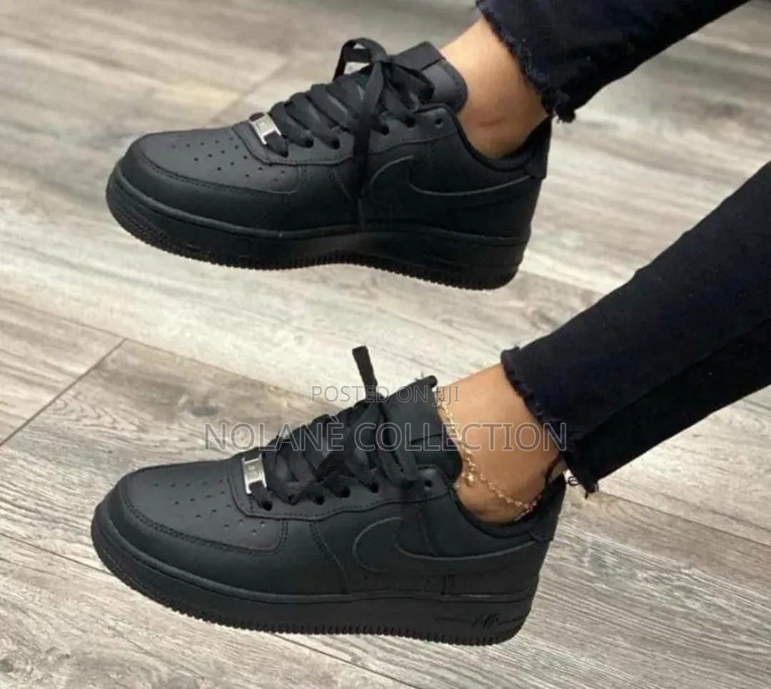 Airforce 1 Black Sneakers