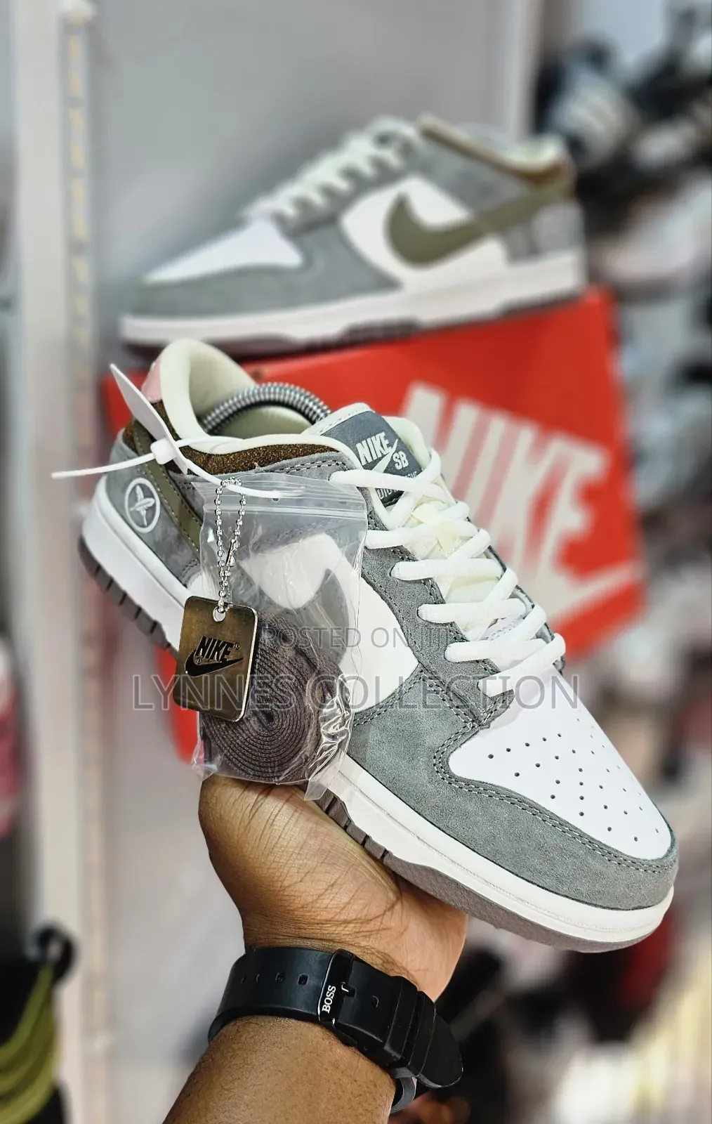 Low Cut Skate Style Sneakers – Trendy Everyday Street Footwear