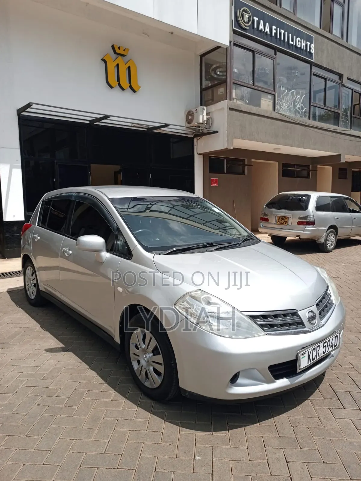 Nissan Tiida 2011 Silver