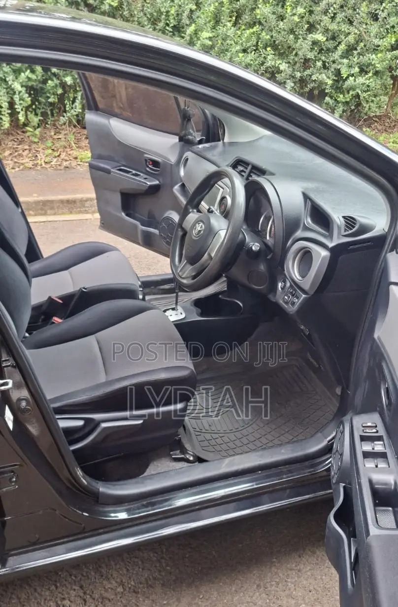 Toyota Vitz 2012 Black