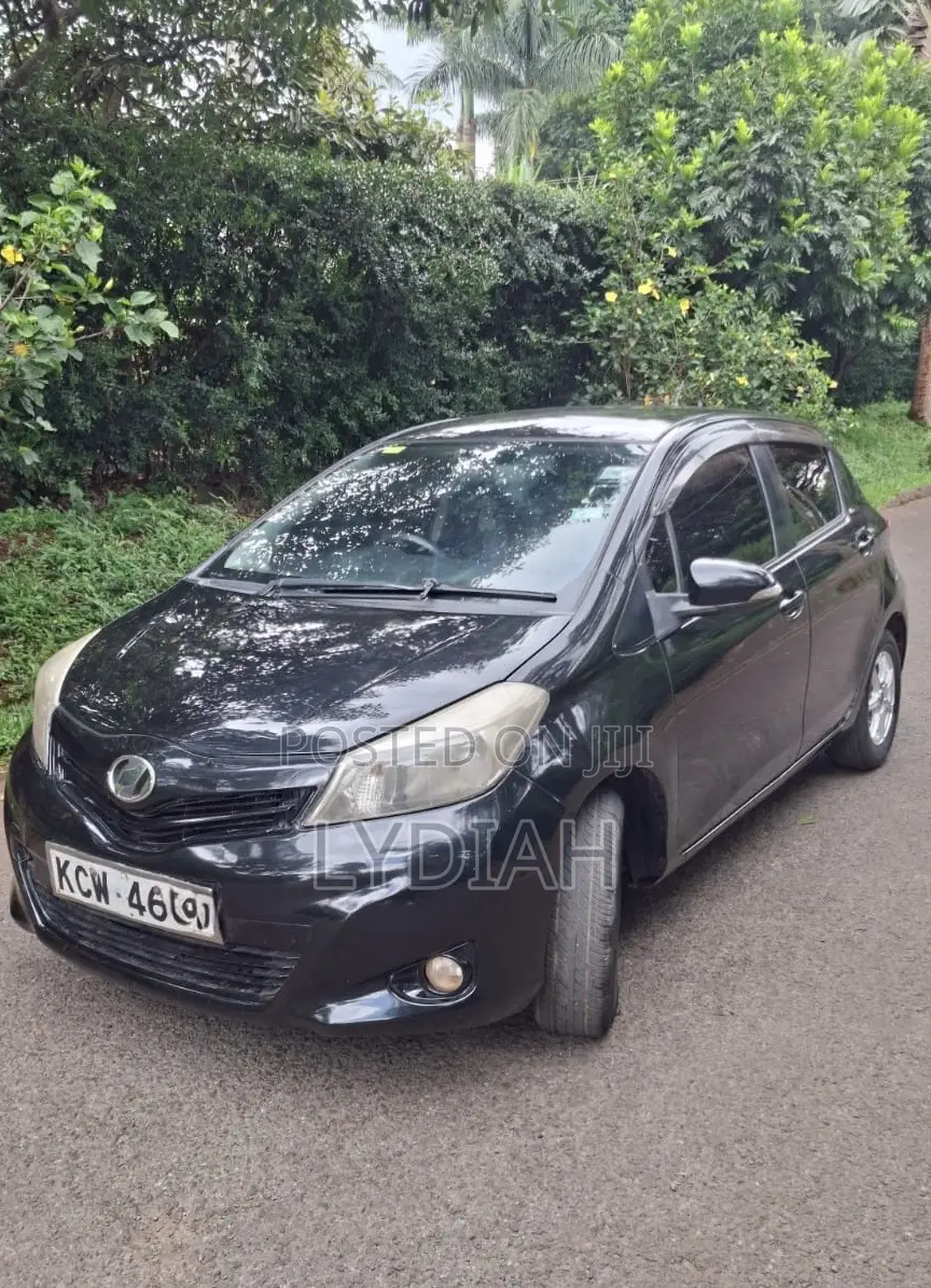 Toyota Vitz 2012 Black