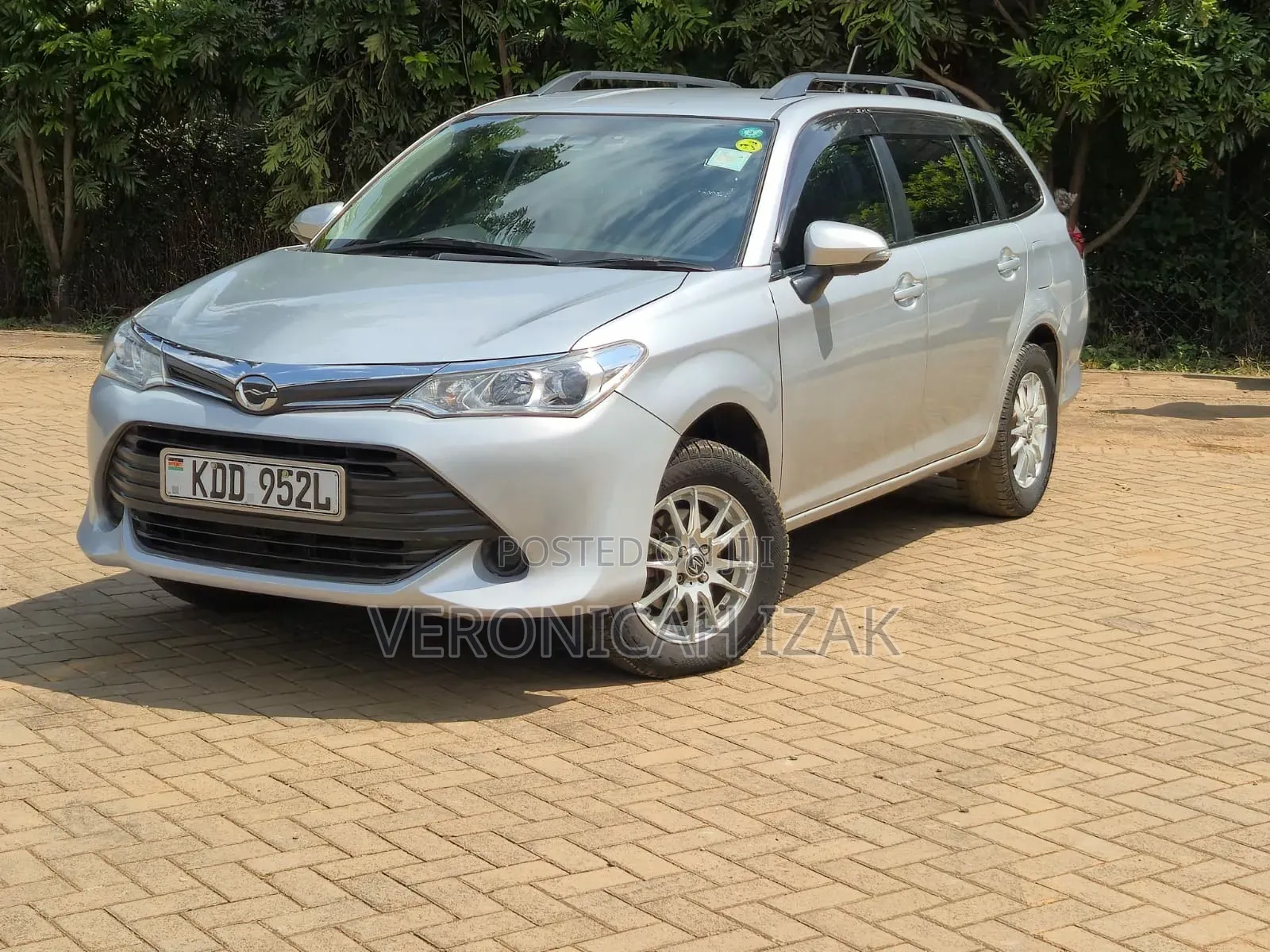 Toyota Corolla Fielder 2016 Silver