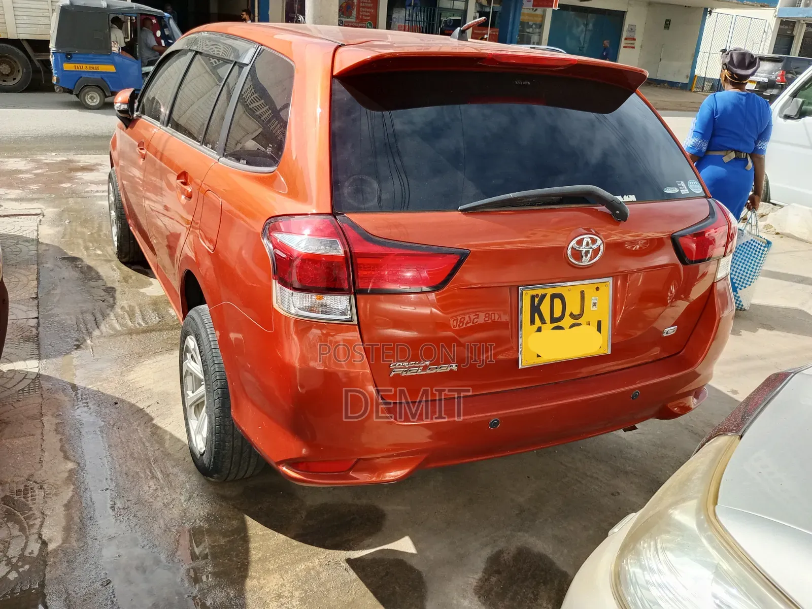 Toyota Corolla Fielder 2015 Orange