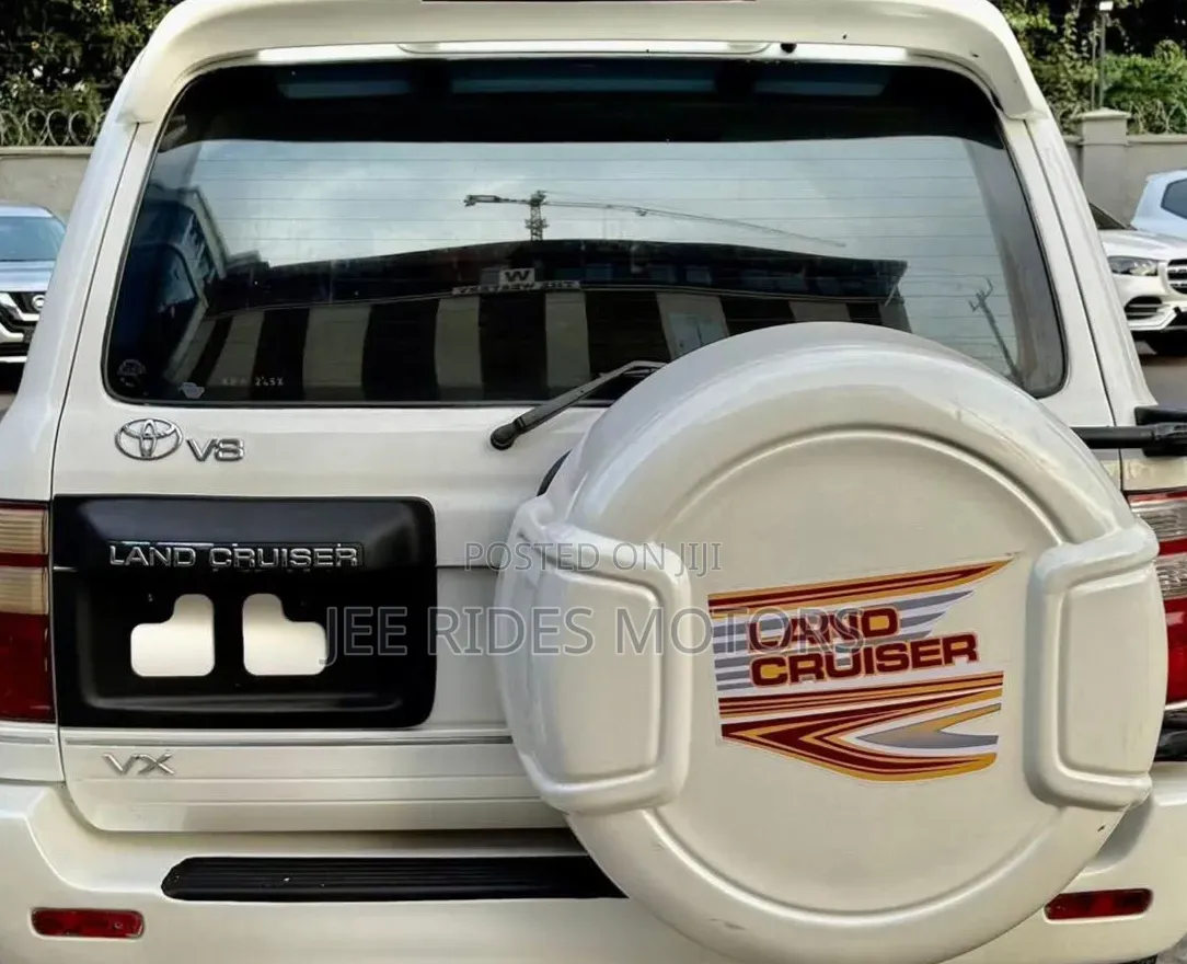 Toyota Land Cruiser 2003 White