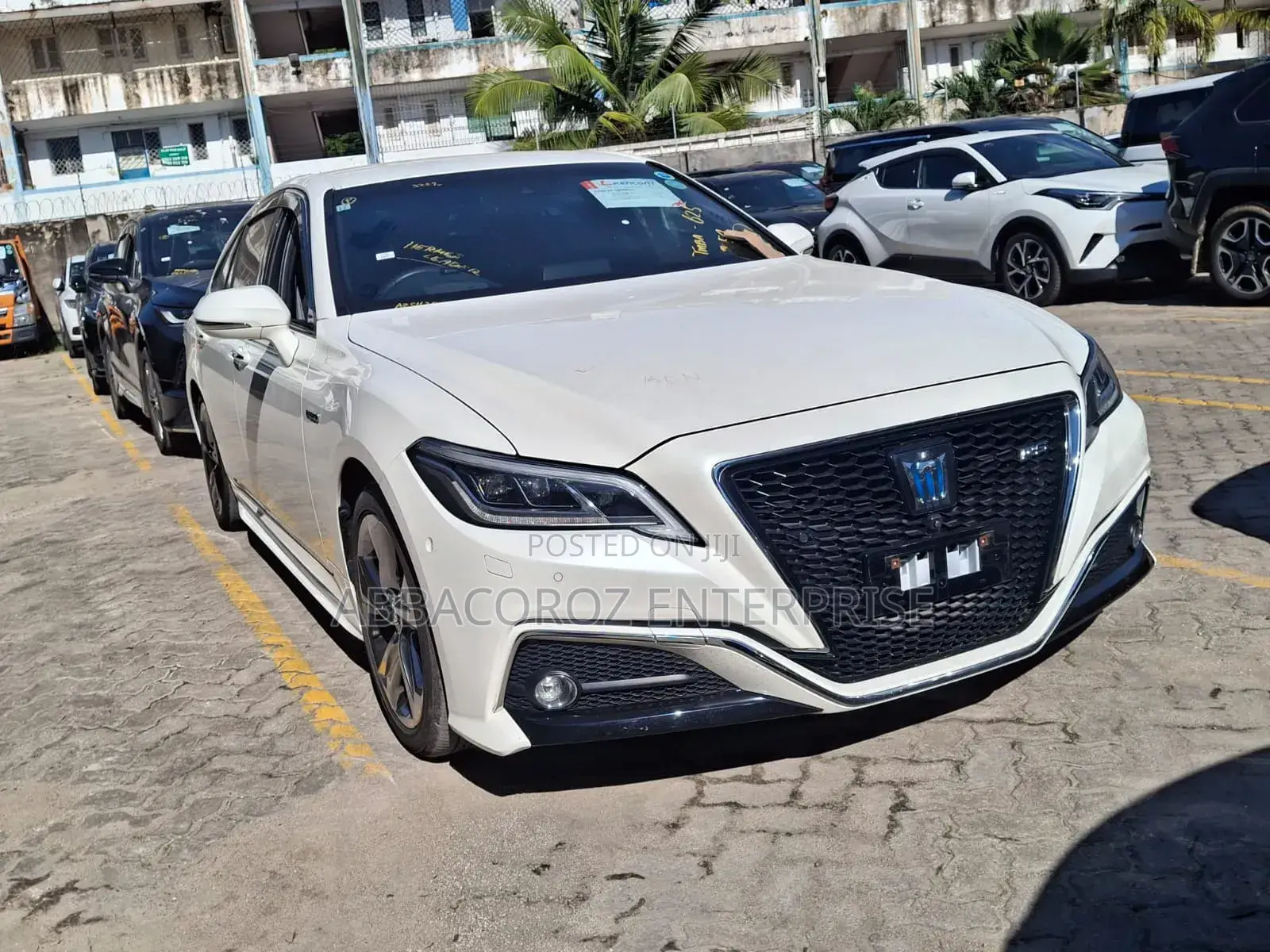 Toyota Crown 2018 White