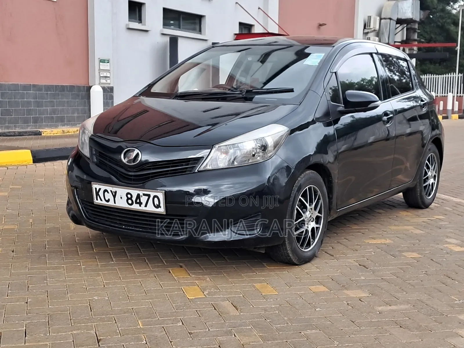 Toyota Vitz 2013 Black