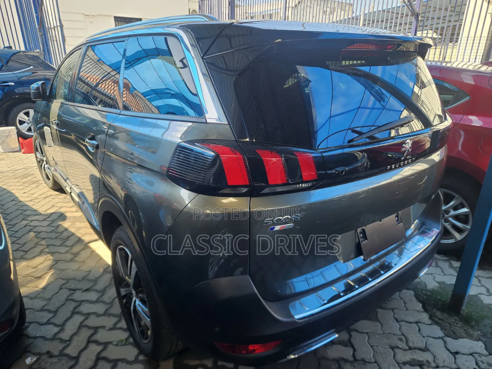Peugeot 5008 2019 Green