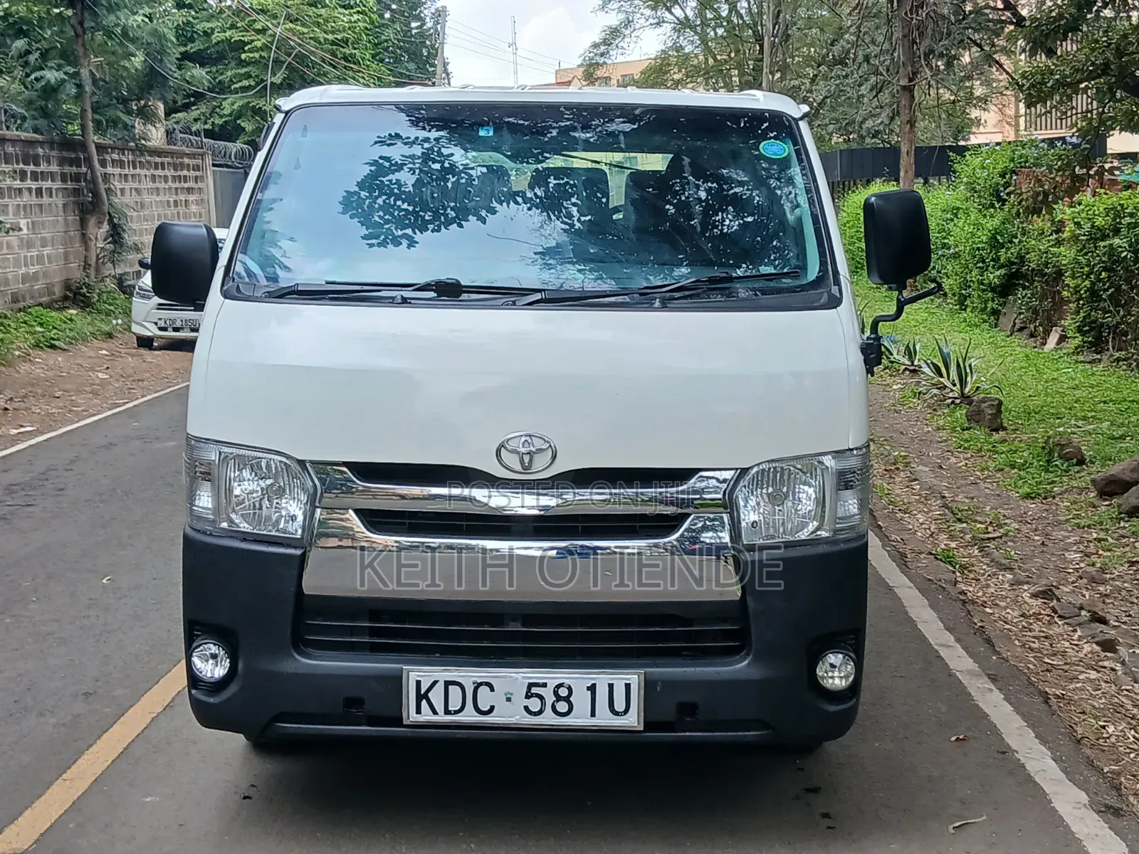 Toyota HiAce 2014 White