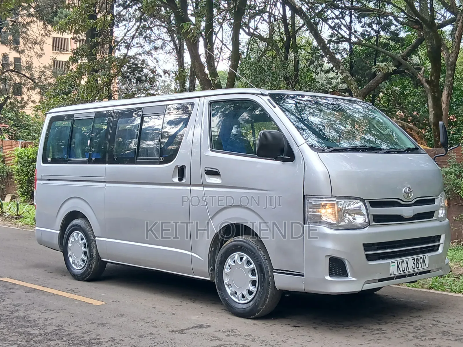 Toyota HiAce 2013 Silver