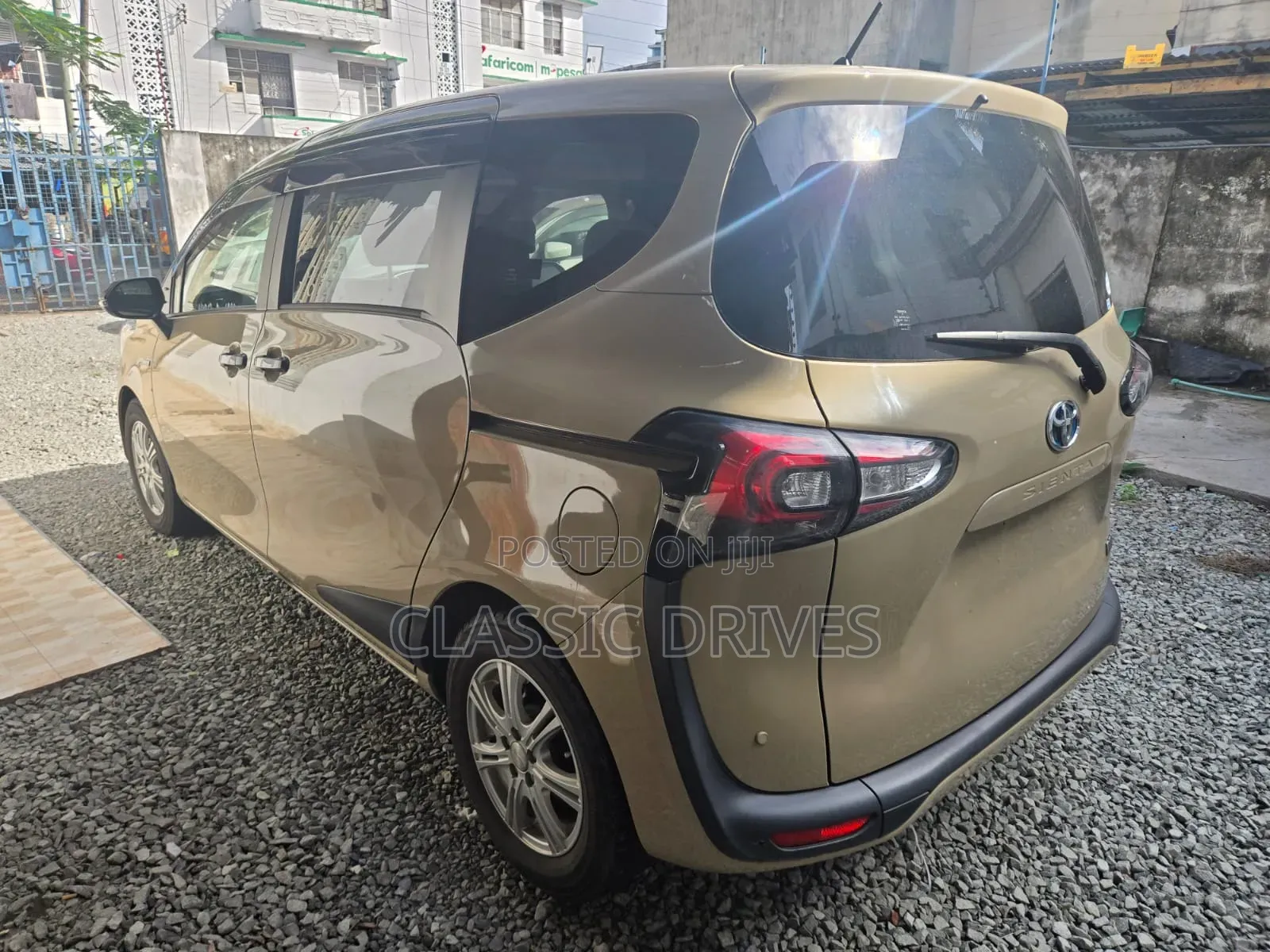 Toyota Sienta 2020