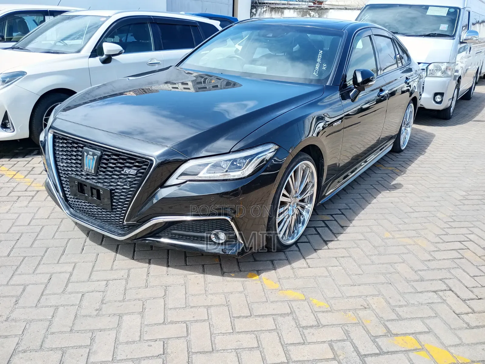 Toyota Crown 2018 Black