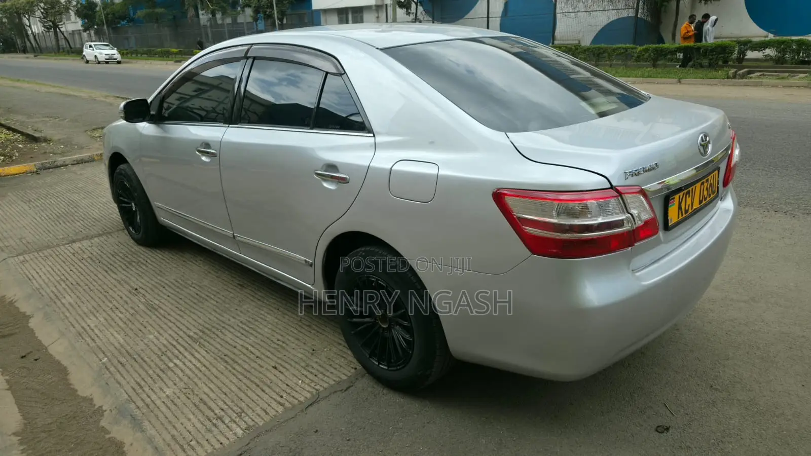 Toyota Premio 2012 Silver