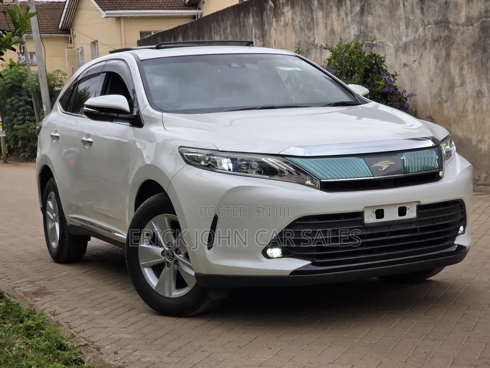 Toyota Harrier 2.0 2019 White